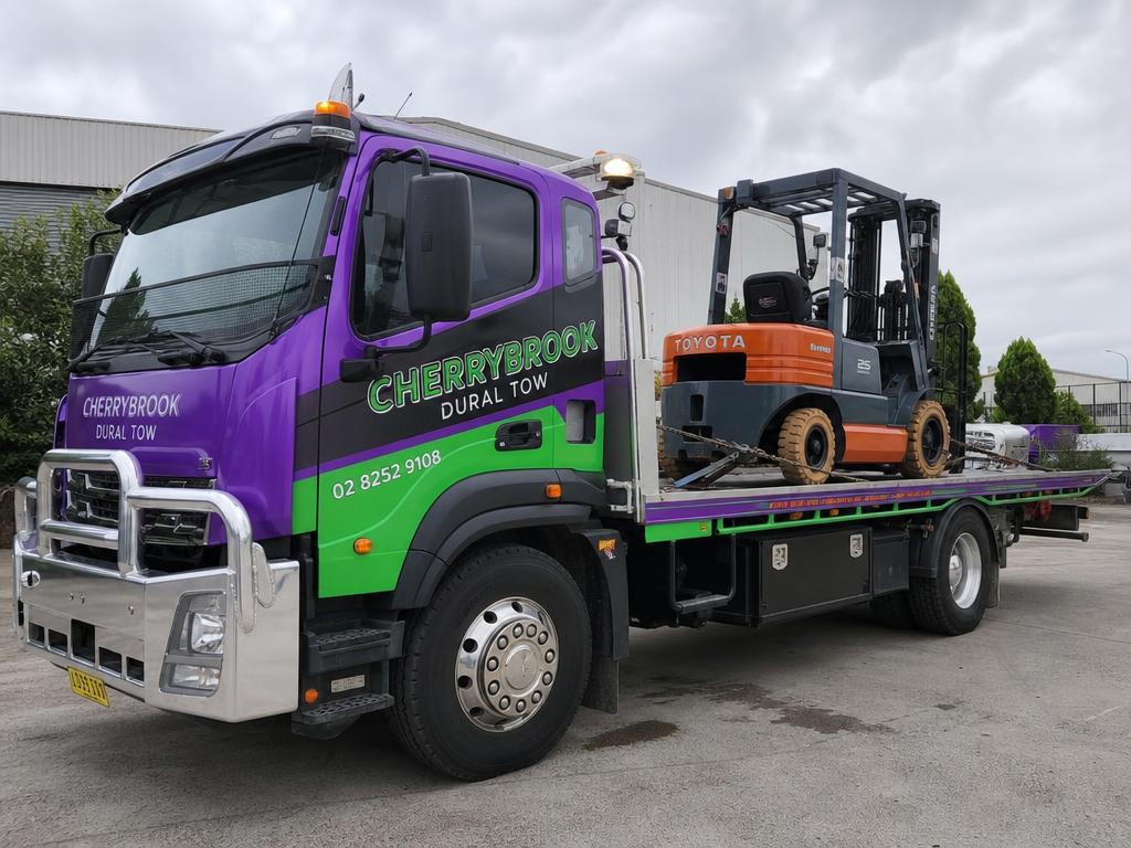 Forklift towing up to 4 tonnes by Cherrybrook Dural Tow, phone 02 8252 9108